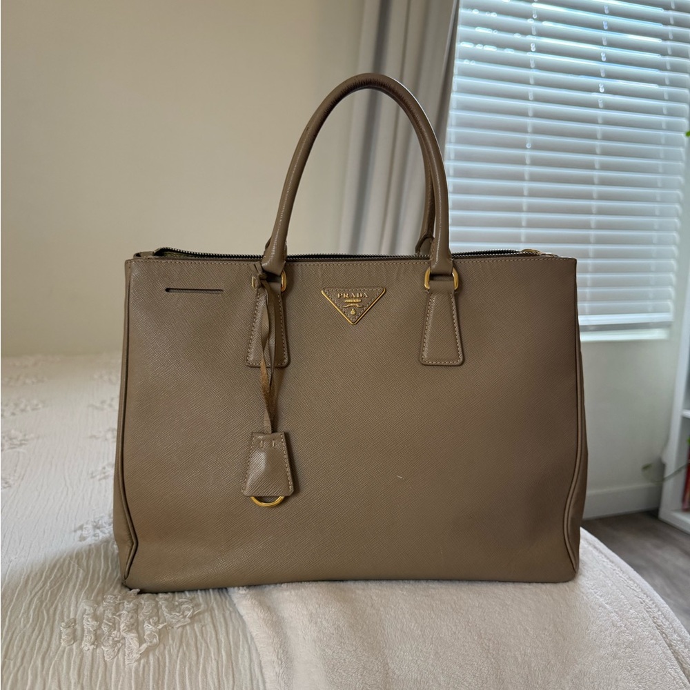 Prada Galleria Bag in Saffiano Leather, Cammeo Color, Size Large